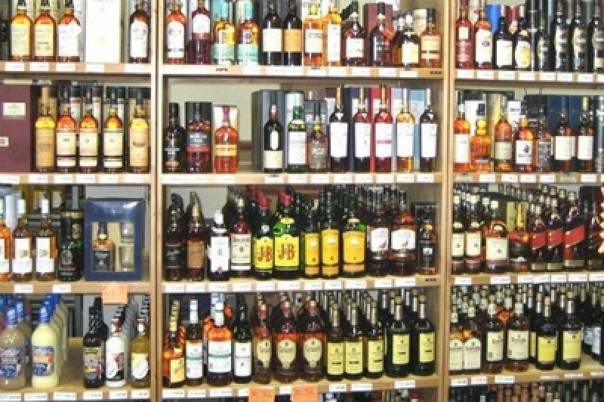 Mira Bhayandar Theft At Beer Shop In Kashimira Cash Five Cartons Of Liquor Stolen