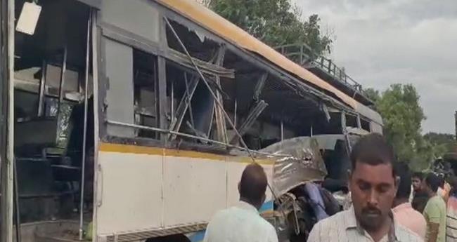 Tragic Collision in Kadapa Leaves Six Dead and Dozens Injured