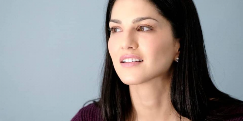 800px x 400px - Sunny Leone Has Every Right to Identify As a 'Kaur'
