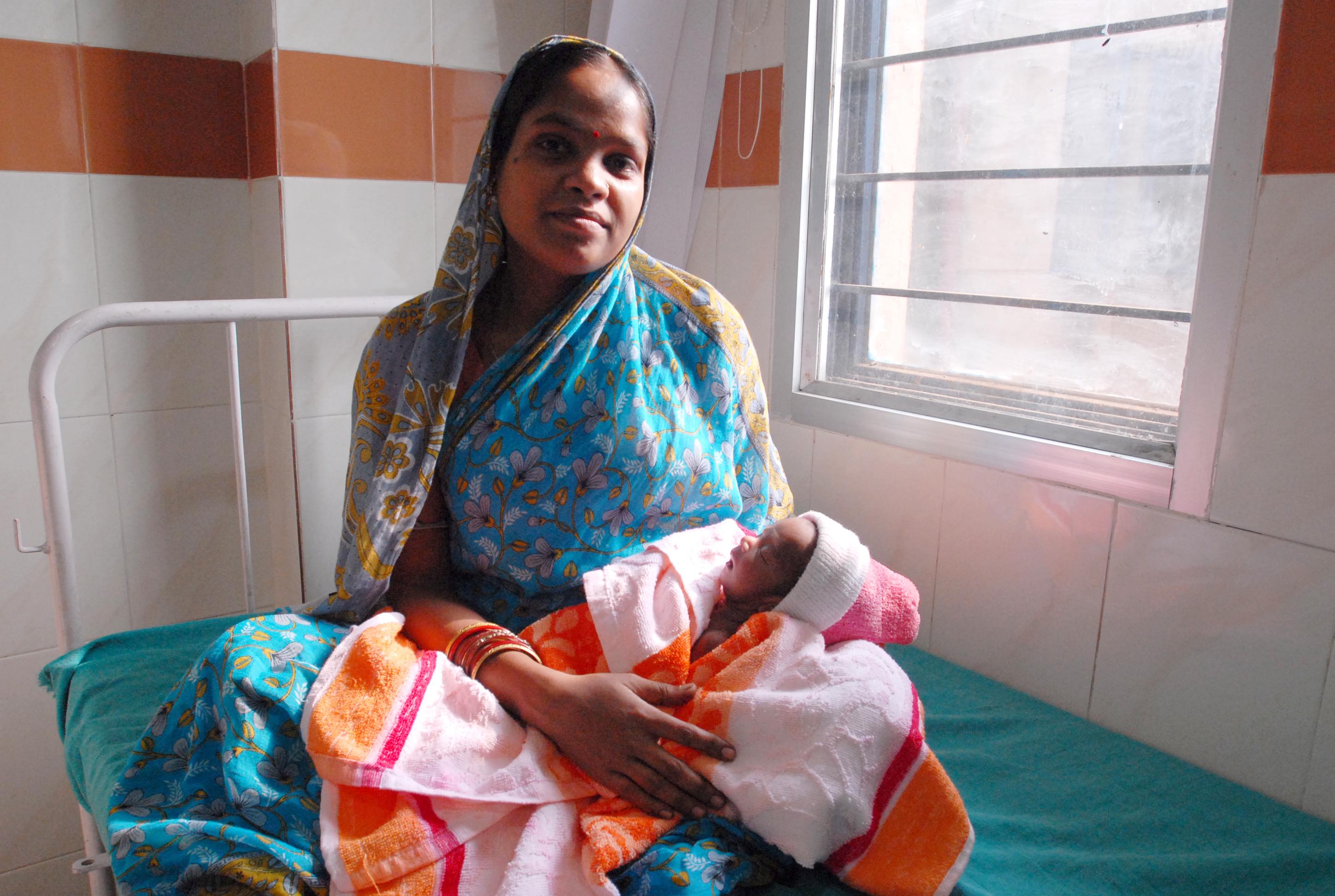 Сколько за жизнь женщина может родить детей. Индия женщины. Беременные в Индии.