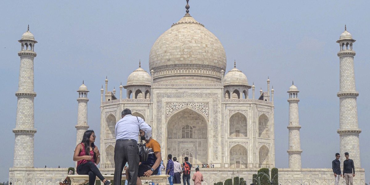 Тадж Махал в новый год. Тадж политика. Taj Mahal in Hindu. Putin Taj Mahal.