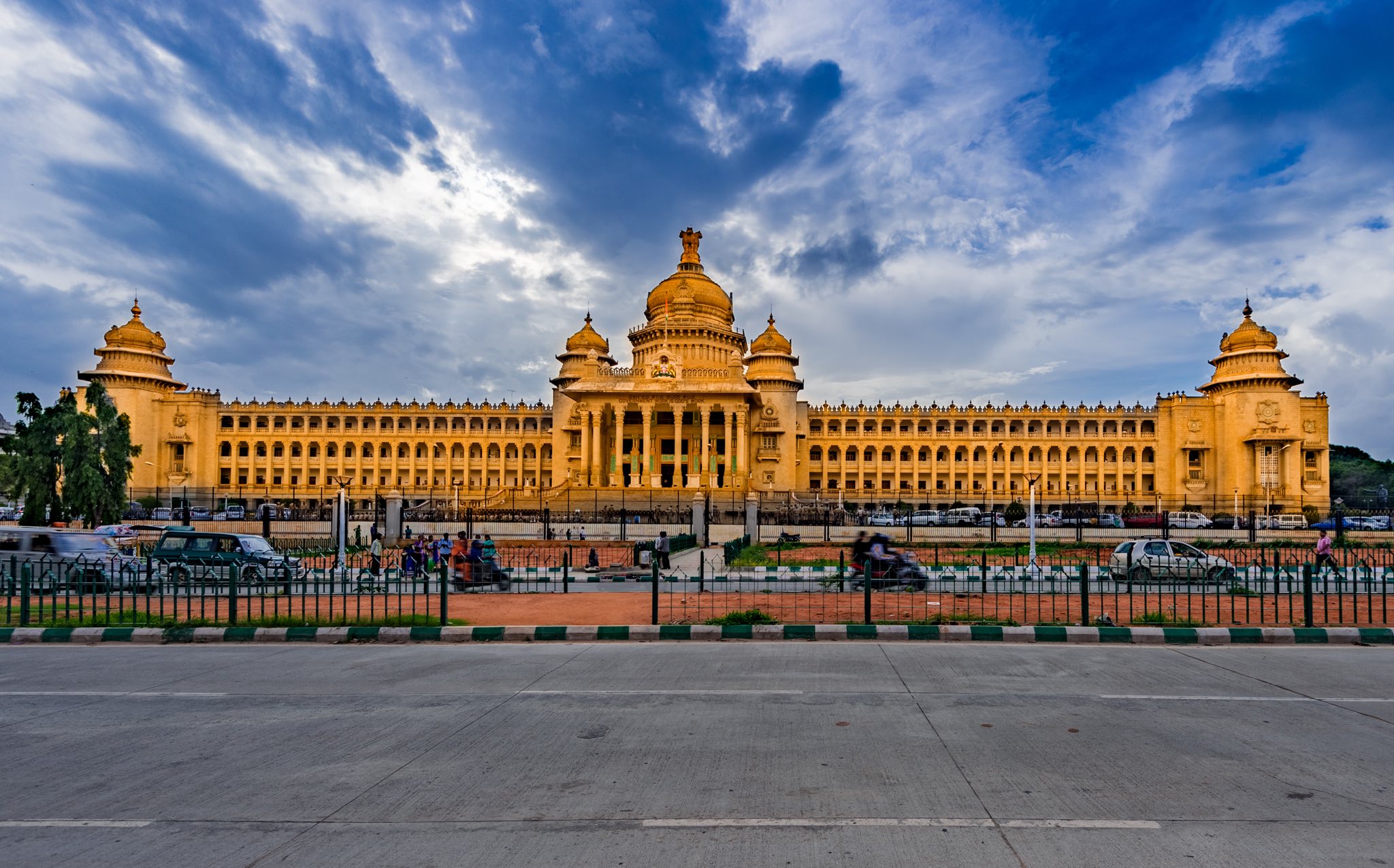 Karnataka govt to give money instead of 5 kg additional rice to BPL  families due to non-availability of grains