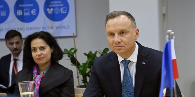 Polski prezydent daje ustępującemu premierowi pierwszą szansę na utworzenie rządu