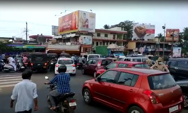 ಕಟಪಾಡಿ; ರಾಷ್ಟ್ರೀಯ ಹೆದ್ದಾರಿ 66 ರಲ್ಲಿ ಅಧಿಕ ವಾಹನ ದಟ್ಟಣೆ | udayavani