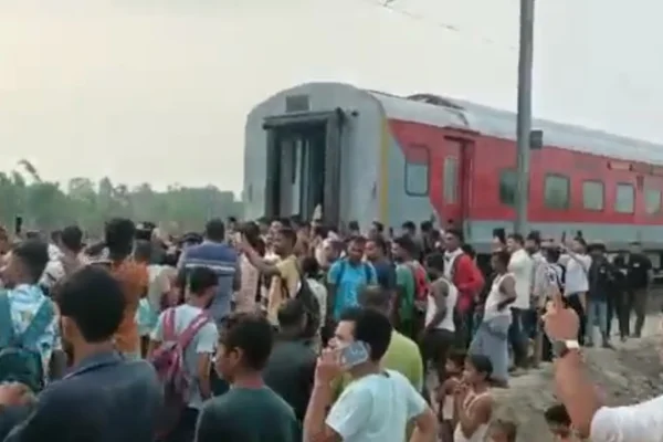 10 coaches of Guwahati-Jammu Lohit Express get detached near